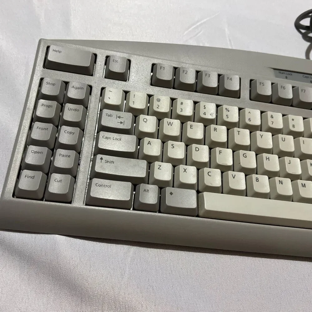 Sun Microsystems Type 6 USB Wired Keyboard 3201271-01